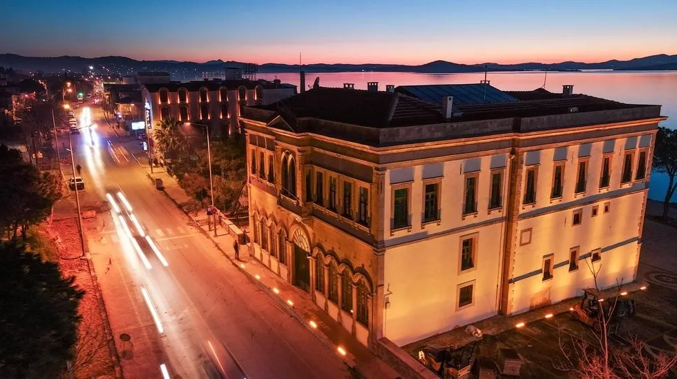 AYVALIK ESKİ VERGİ DAİRESİ(YENİ BELEDİYE EK HİZMET) BİNASI RESTORASYON İŞİ