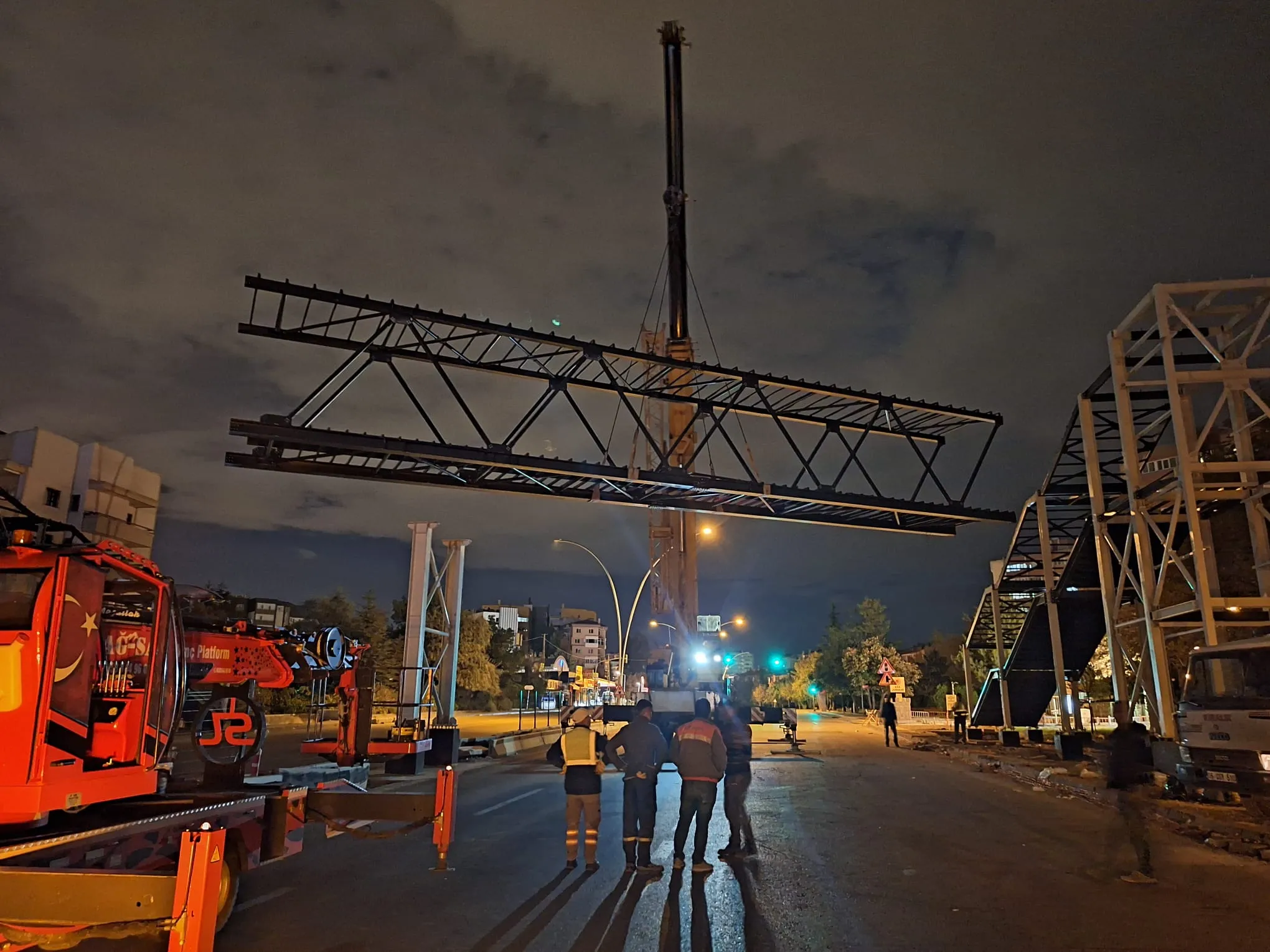 6 ADET YAYA ÜST GEÇİT YAPIM İŞİ